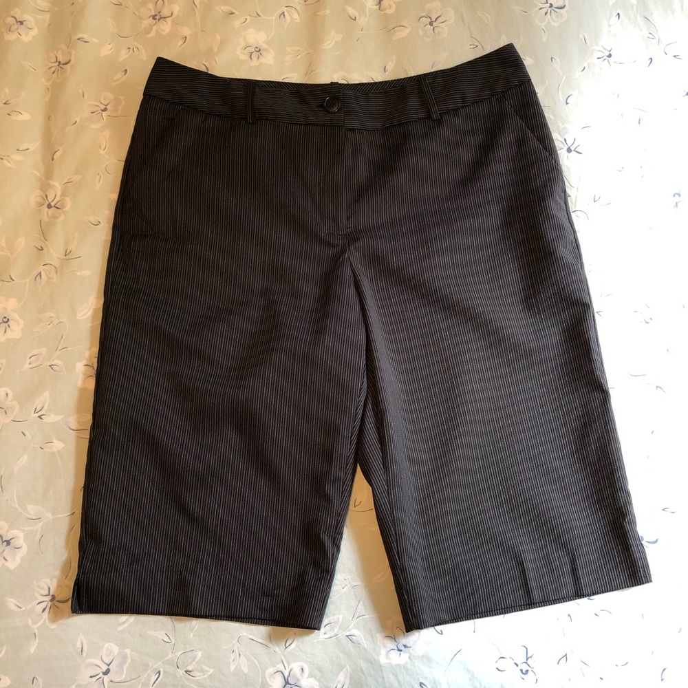 Black w/White pinstripes Dress Shorts - Size 12